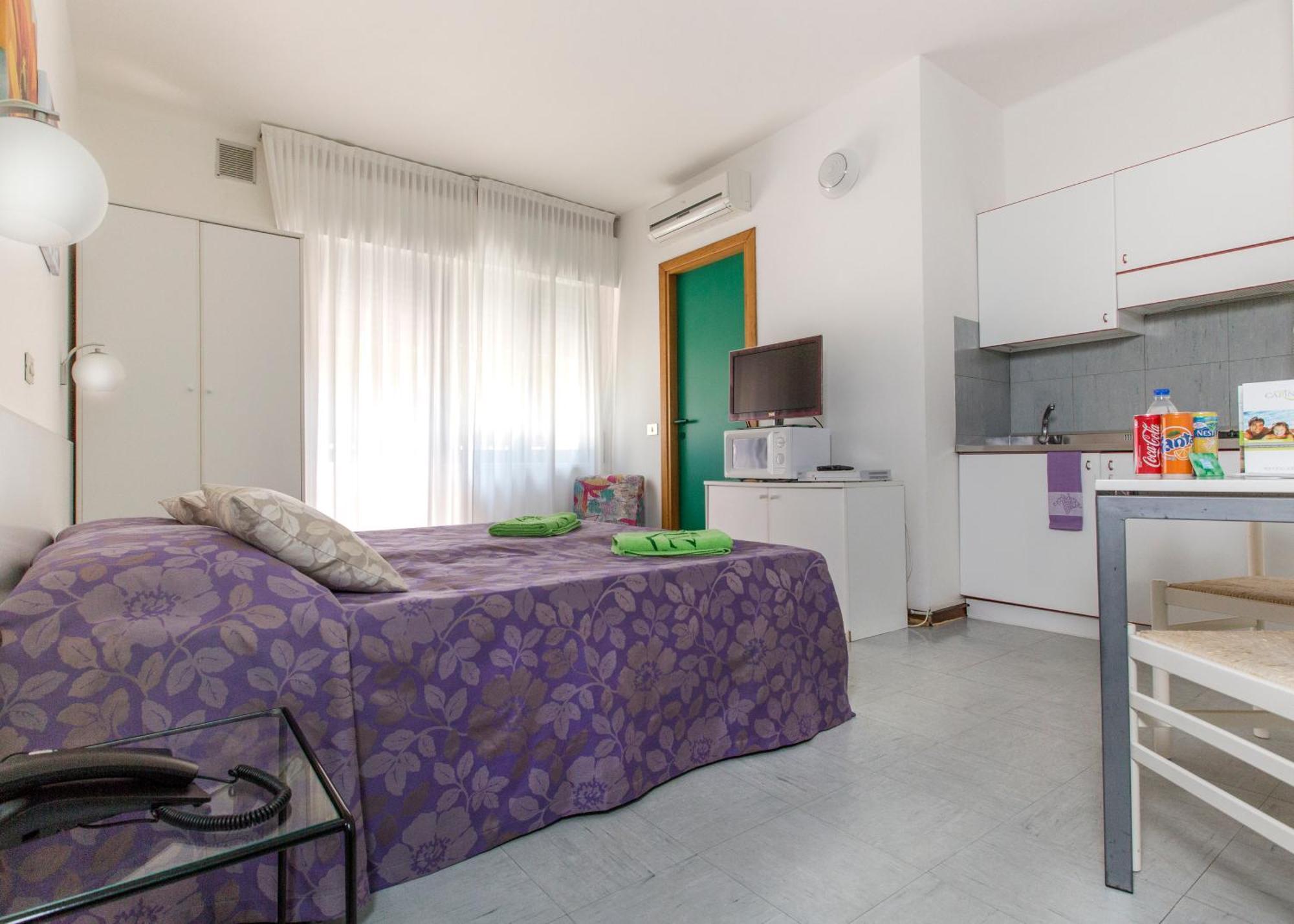 Aparthotel Carinzia Lignano Sabbiadoro Exteriör bild