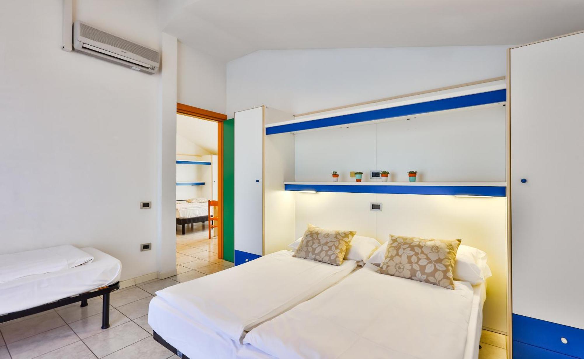 Aparthotel Carinzia Lignano Sabbiadoro Exteriör bild